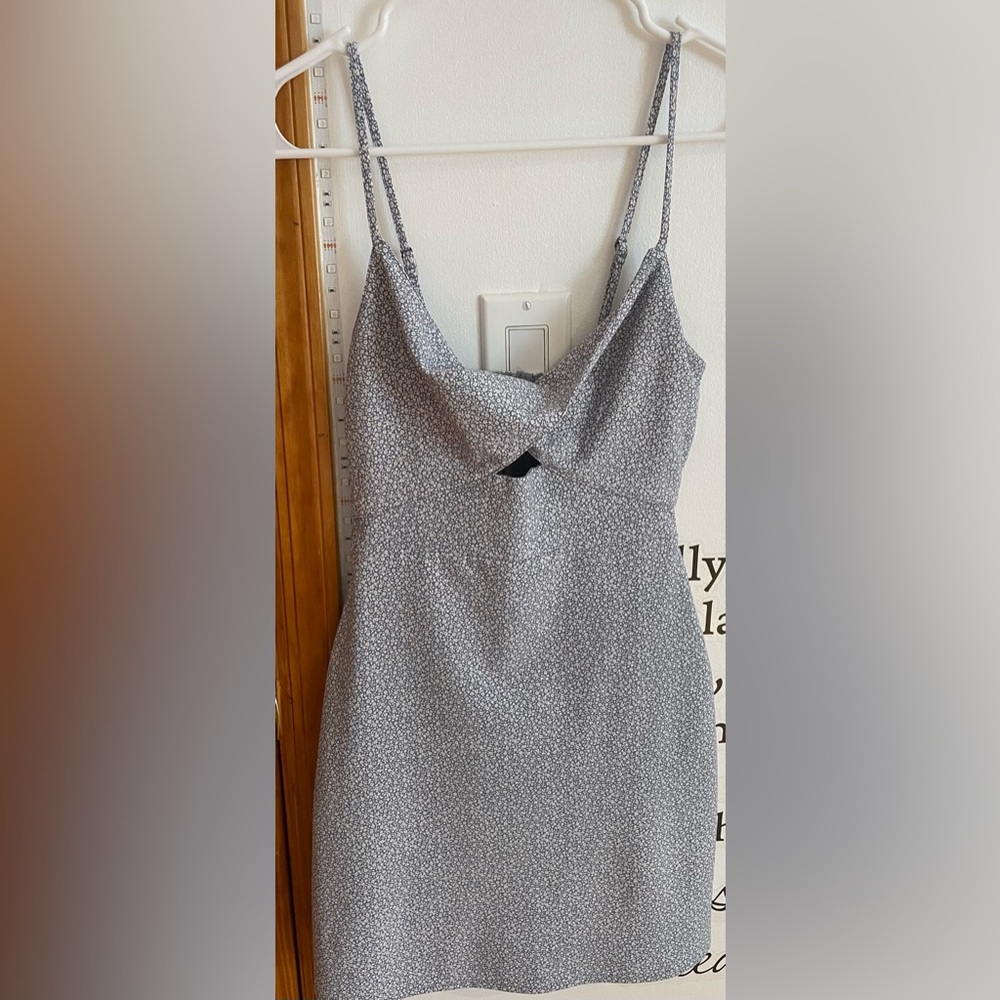 ABERCROMBIE & FITCH | Twist-Front Cutout Mini Dress
